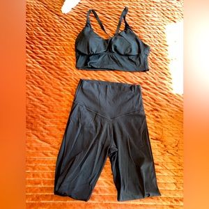 Aerie Offline Stretch Sports Bra and Chill Play Move High Rise Leggings Set